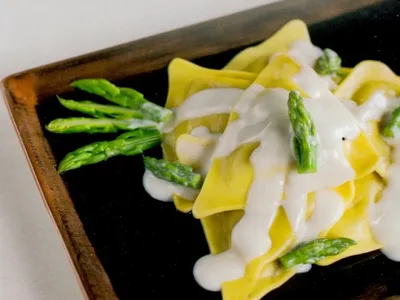Fresh Pasta with Asparagus Cream Sauce