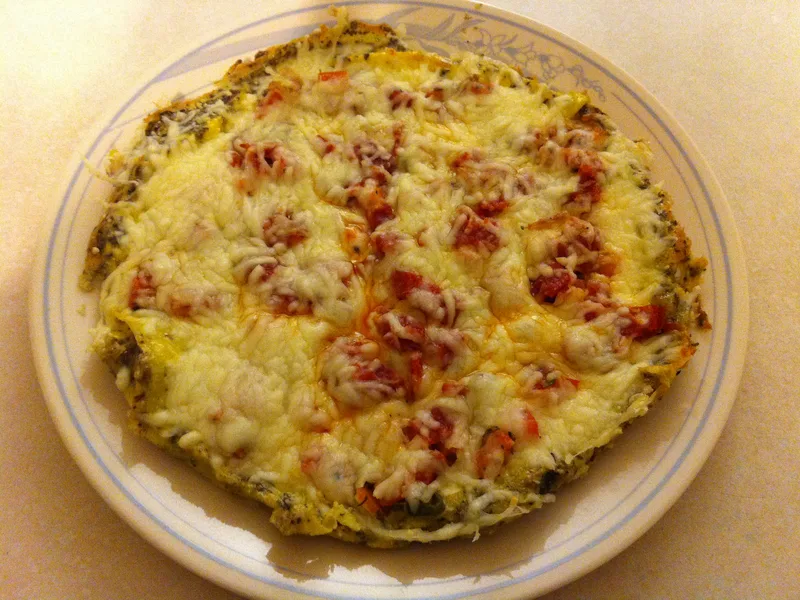 Low-Carb Pepperoni Pizza Frittata with Mozzarella