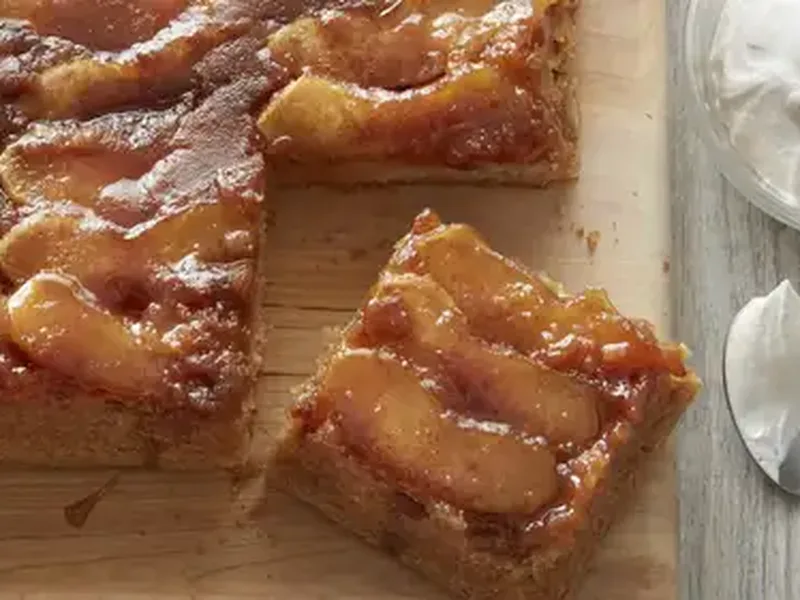 Caramel-Apple Upside-Down Cake with Cinnamon