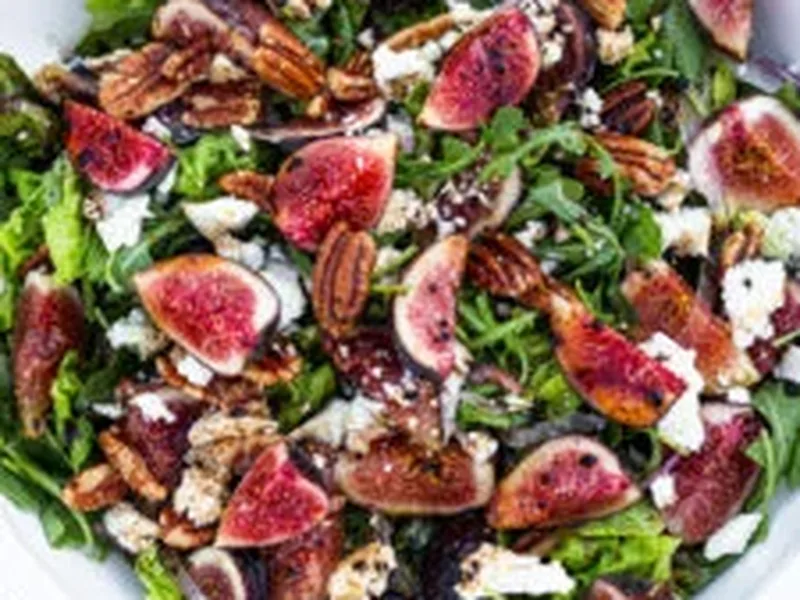 Fig Salad with Arugula, Pecans & Goat Cheese