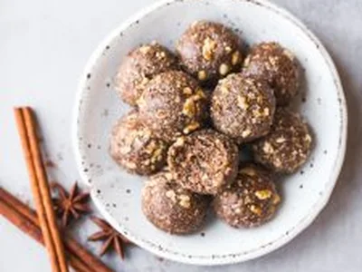 No-Bake Pumpkin Spice Energy Bites