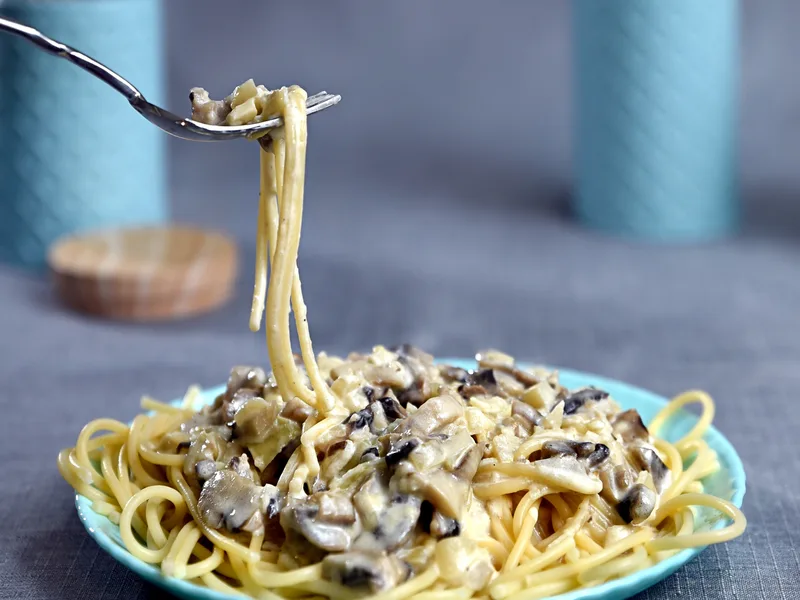Creamy Fettuccine Alfredo with Sautéed Mushrooms