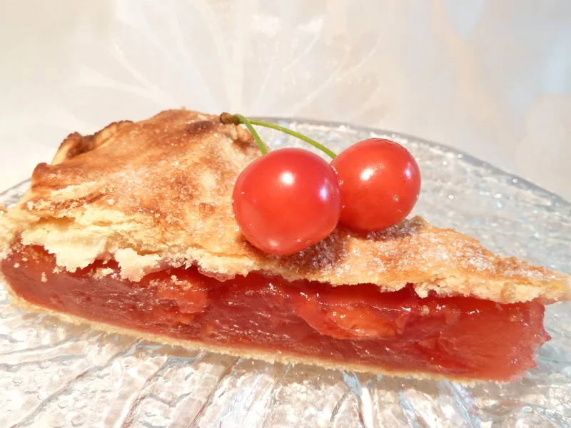 Mom's Fantastic Sour Cherry Pie