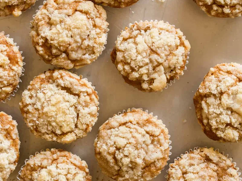 Spiced Acorn Squash Muffins with Cinnamon Streusel Topping
