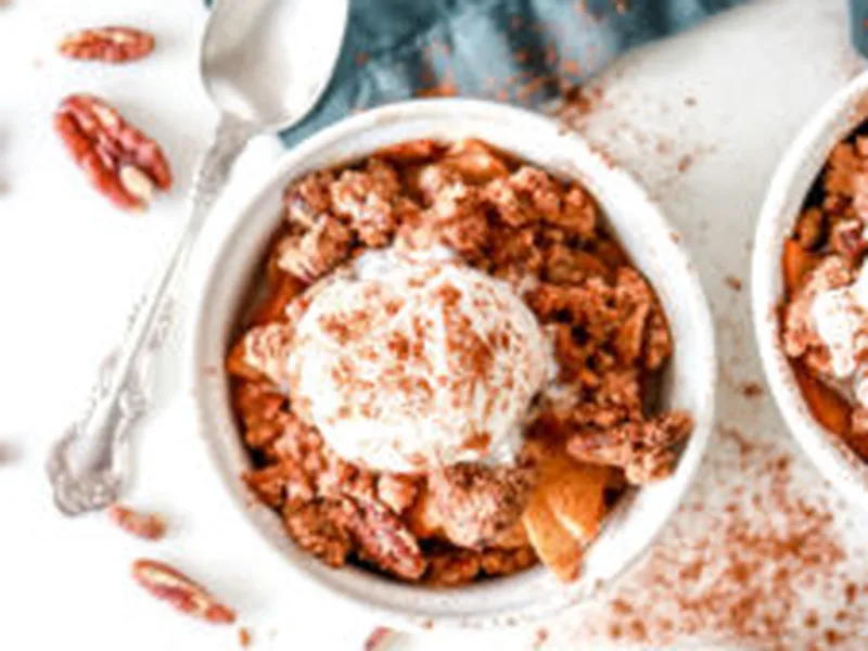 Nutty Apple Crisp with Almond Flour and Pecans (No Oats)
