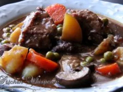 Slow Cooker Beef Burgundy with Red Wine and Mushrooms