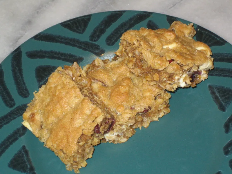 Chewy Cherry Vanilla Oatmeal Cookie Bars