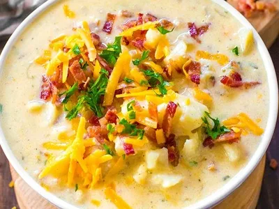 Slow Cooker Yukon Gold Potato Soup with Cheddar and Bacon