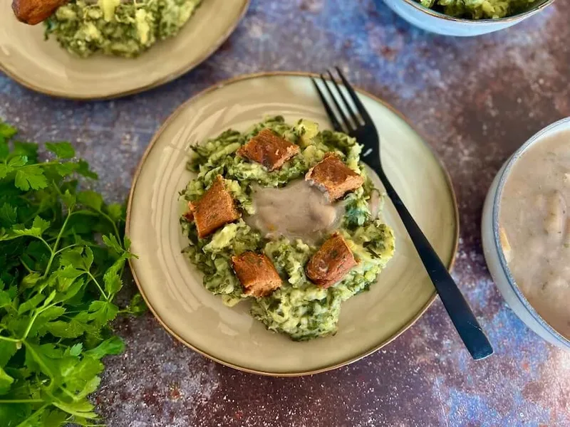 Dutch Vegan Boerenkool Stamppot: Creamy Potato Kale Mash