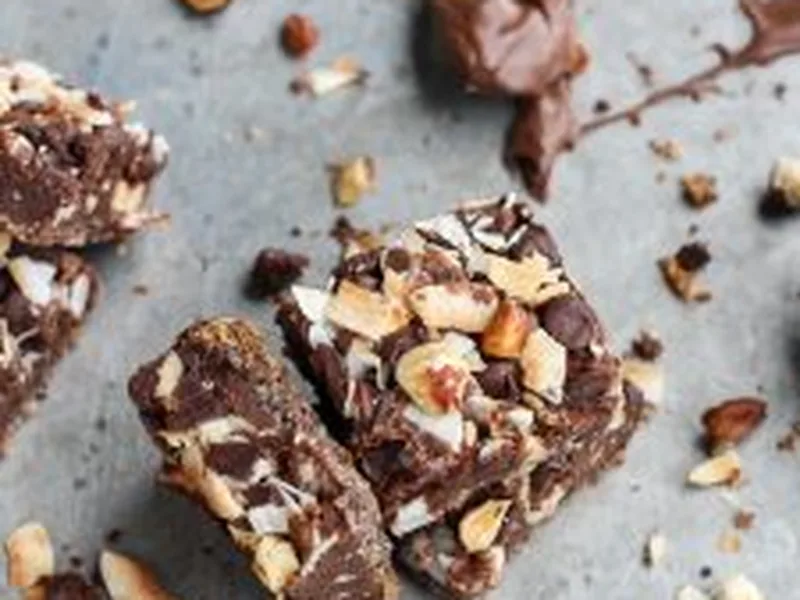 No-Bake Chocolate Hazelnut Magic Bars with Coconut