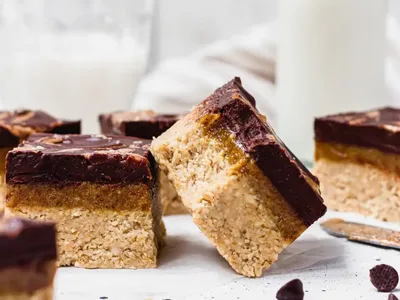 No-Bake Vegan Ginger Chocolate Caramel Slices