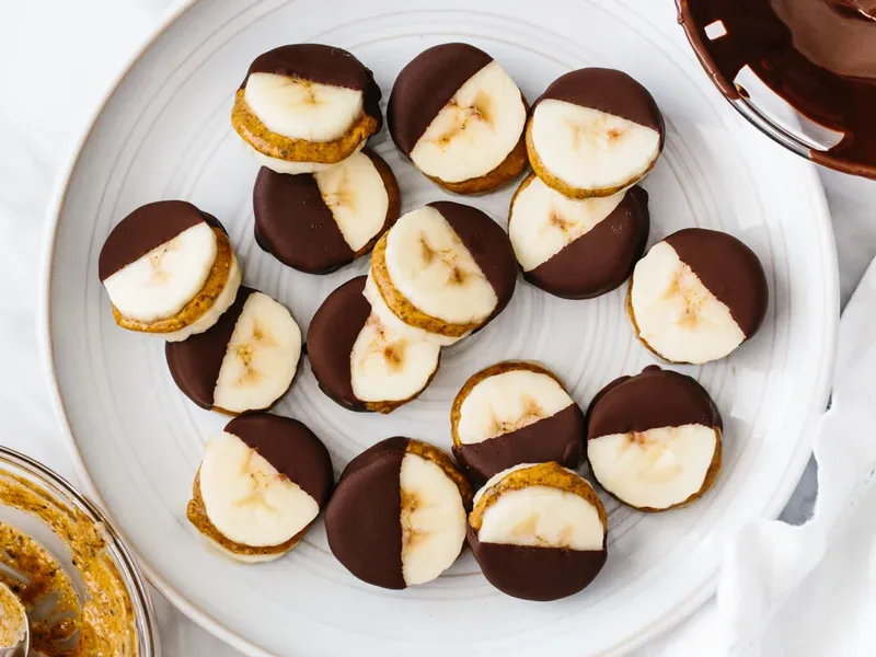 Frozen Chocolate Almond Butter Banana Bites