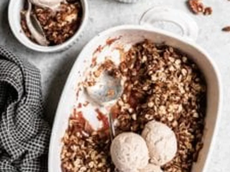 Easy Vegan Apple Crisp with Oat and Pecan Topping
