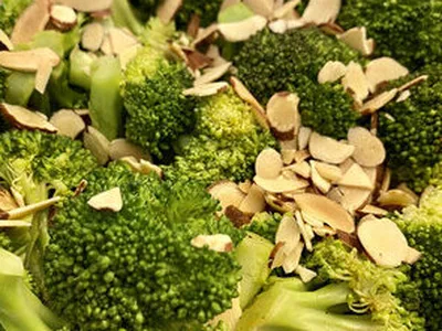 Broccoli and Almonds with Brown Butter Lemon