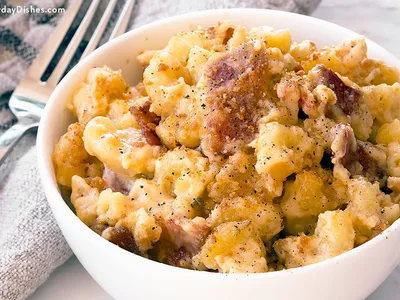 Crispy Bacon Mac and Cheese Casserole with Three Cheeses