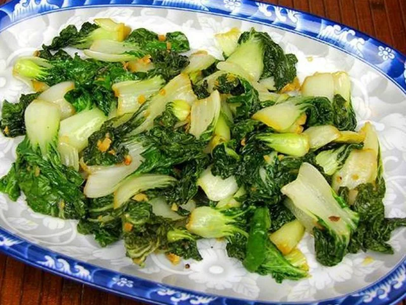 Stir-Fried Baby Bok Choy with Garlic and Sesame