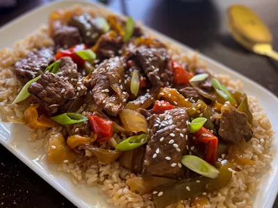 Slow Cooker Pepper Steak with Ginger and Honey