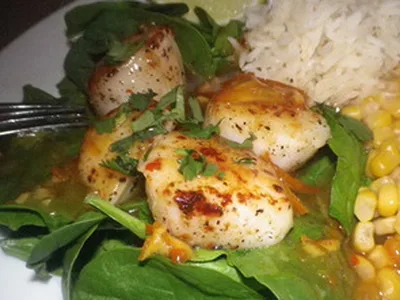 Seared Scallops with Sweet and Spicy Orange Sauce