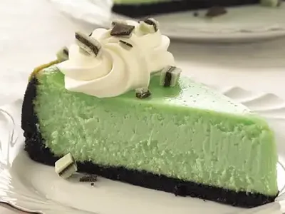 Crème de Menthe Cheesecake with Chocolate Cookie Crust