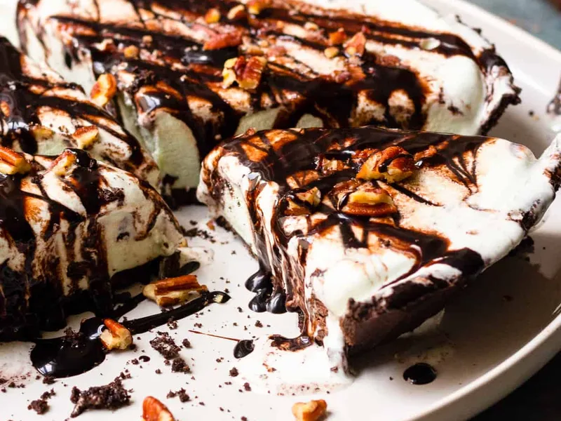 No-Bake Mint Chocolate Chip Ice Cream Pie
