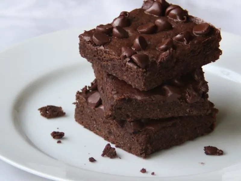 Flourless Black Bean Brownies with Dark Chocolate Chips