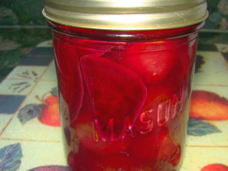 Spicy Pickled Beets with Cloves and Cinnamon