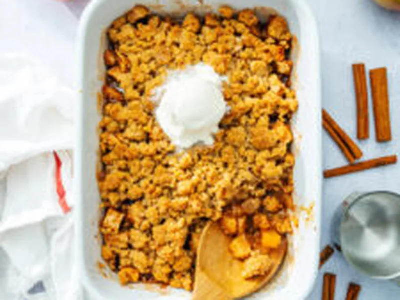 Classic Winter Apple Crumble with Cinnamon Spice Topping