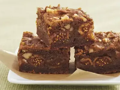 Fig-Walnut Gingerbread Bars with Crumb Topping