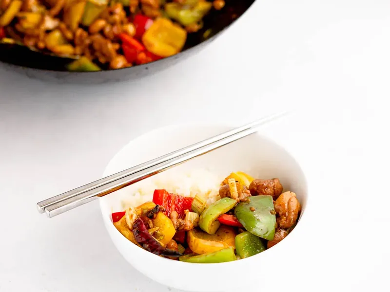 Low Carb Kung Pao Chicken with Bell Peppers and Peanuts