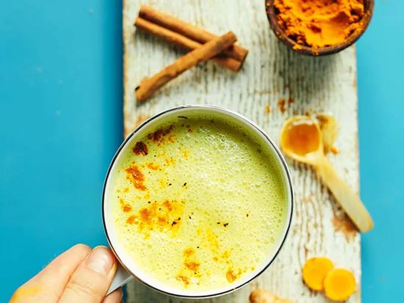 5-Minute Vegan Golden Milk with Turmeric and Coconut