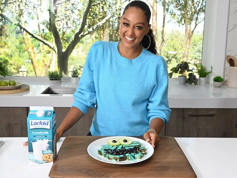 Cookie Monster Whole Wheat Pancakes with Blue Food Coloring