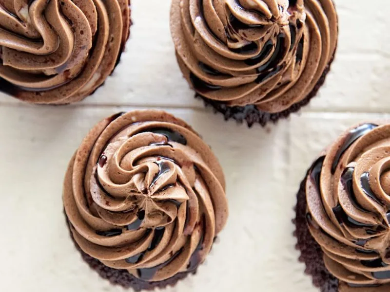 Kalimotxo Red Velvet Chocolate Cupcakes with Wine Cola Frosting