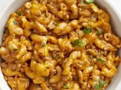 Pioneer Woman One-Pot Chili Mac with Ground Beef