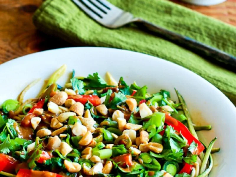 Spiralized Zucchini Noodles with Creamy Peanut Sauce
