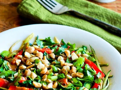 Spiralized Zucchini Noodles with Creamy Peanut Sauce