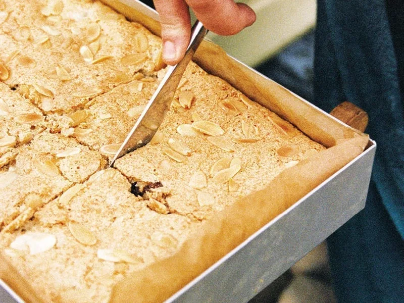 Strawberry Jam Almond Traybake with Egg White Topping