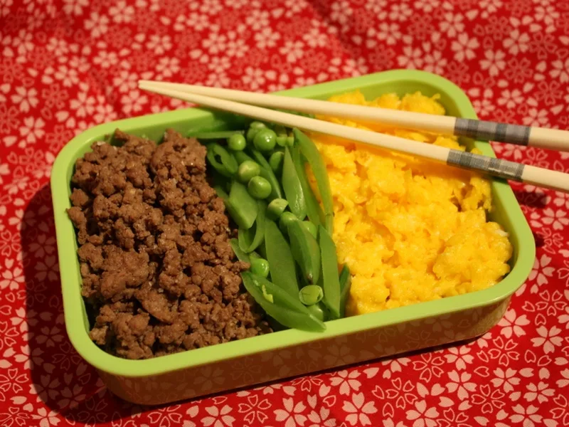 Mom's Super-Scrambled Eggs and Ground Beef Rice Bowl
