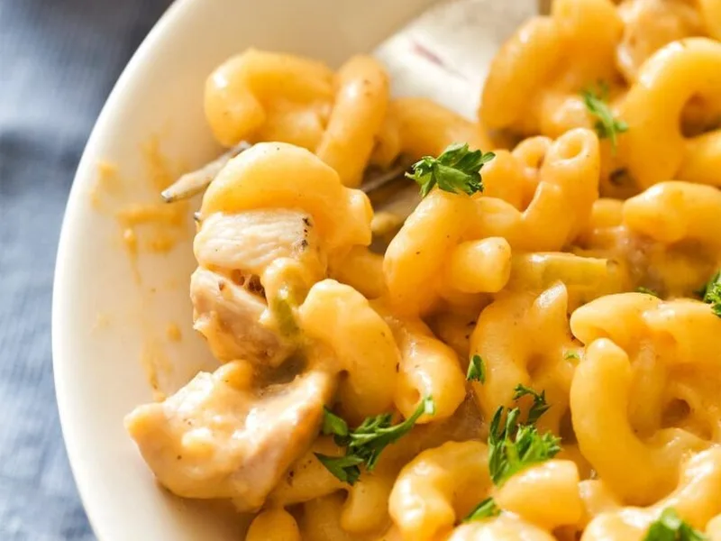 Buffalo Chicken Mac and Cheese Stovetop