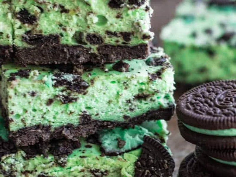 Mint Cookies and Cream Cheesecake Bars with Oreo Crust