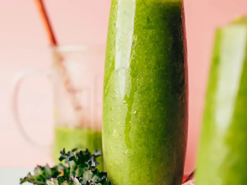 Mango Ginger Kale Green Smoothie with Peach and Lemon