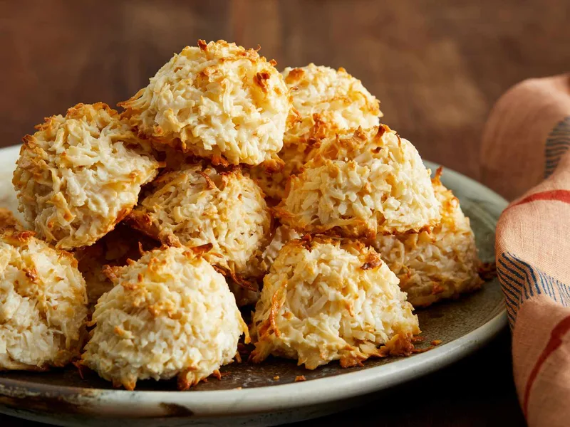 5-Ingredient Coconut Macaroons with Sweetened Condensed Milk