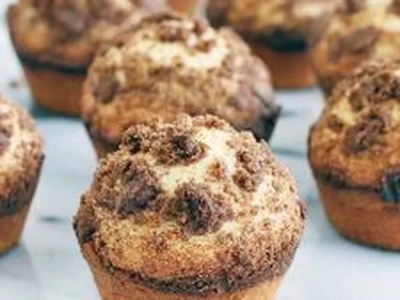 Old-Fashioned Crumb Top Muffin Cakes with Cinnamon Streusel