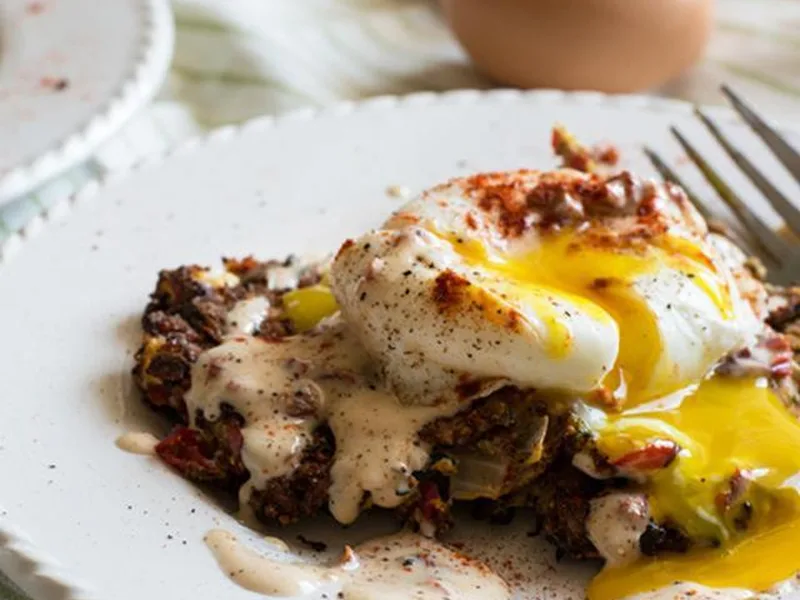 Crispy Zucchini Fritters with Poached Eggs and Chipotle Sauce