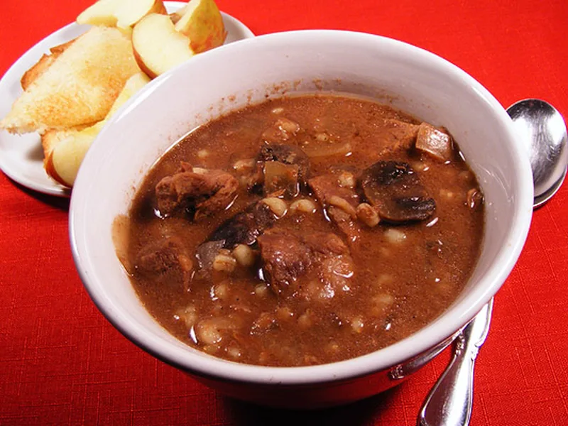 Slow-Cooker Beef Mushroom Barley Soup