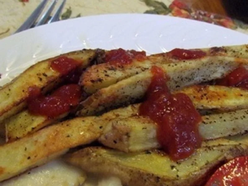 Crispy Baked French Fries with Cornstarch Coating