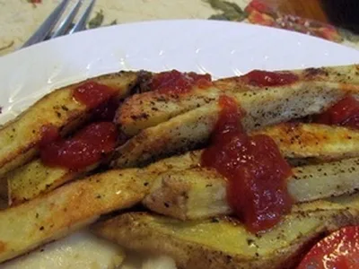 Crispy Baked French Fries with Cornstarch Coating