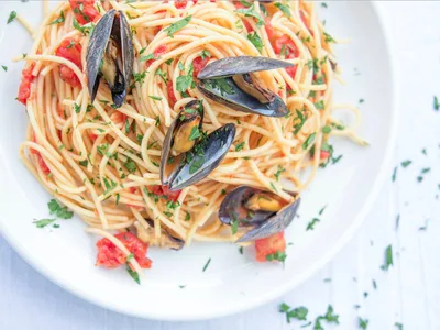 Spicy Mussel Pasta with White Wine Tomato Sauce