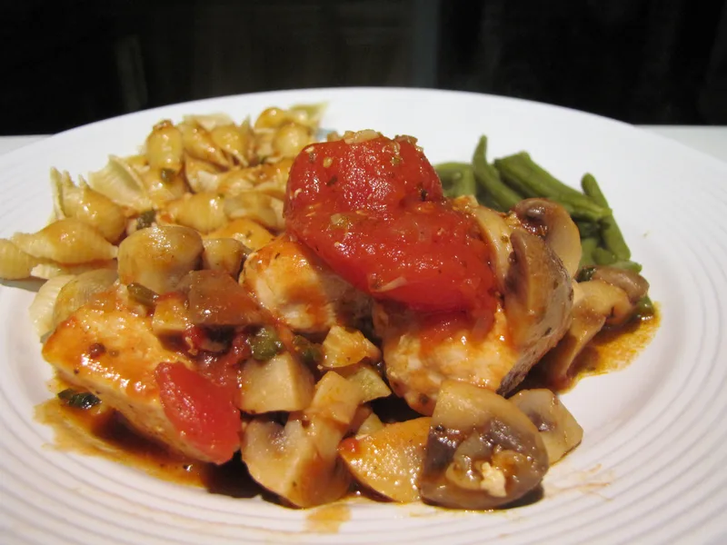 Pan-Seared Chicken With Tomatoes and Mushrooms
