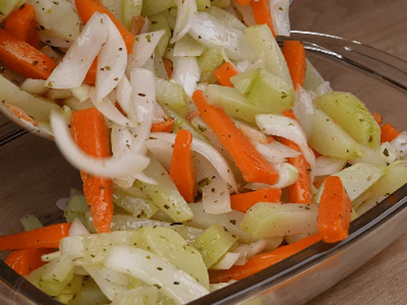 Pan-Fried Carrot and Chayote Salad with Garlic