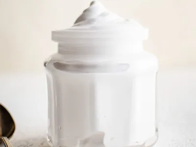 Homemade Marshmallow Fluff with Egg Whites